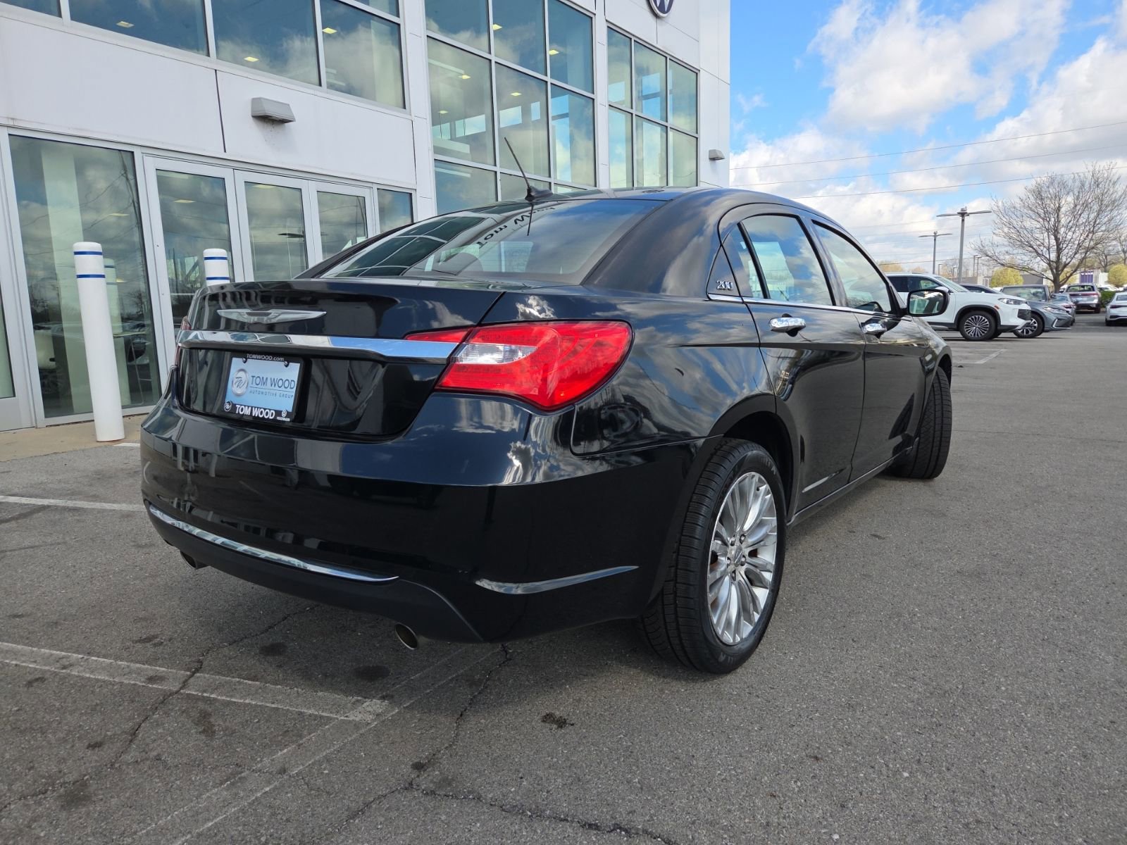 Used 2013 Chrysler 200 Limited image 3