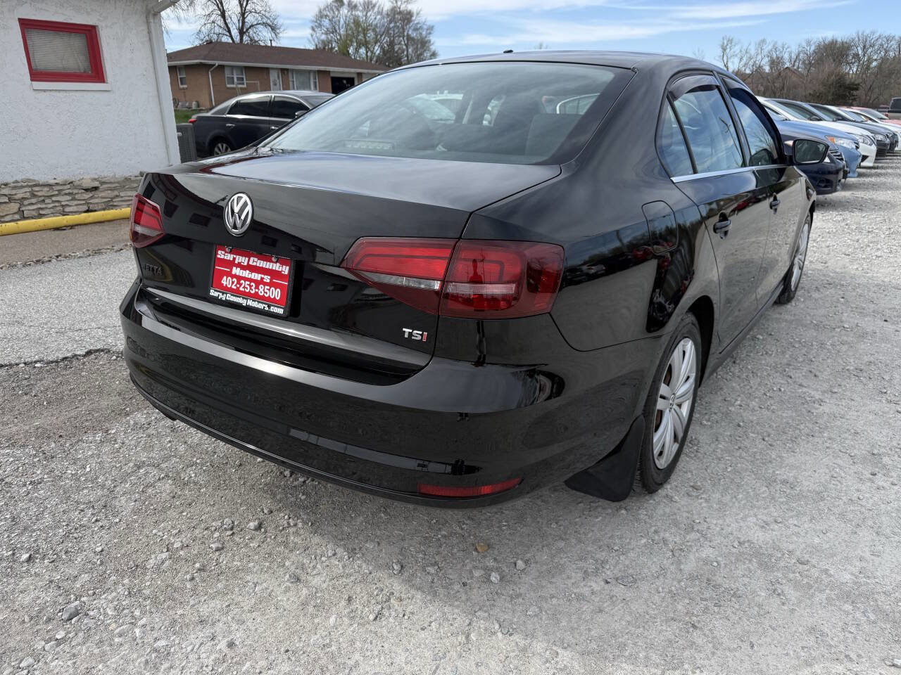 Used 2017 Volkswagen Jetta S image 3