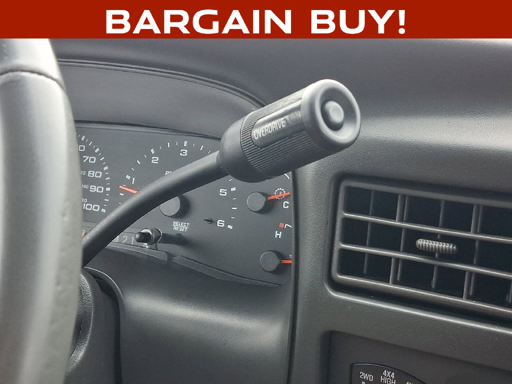 Used 2004 Ford Excursion XLT AWD/4WD image 17