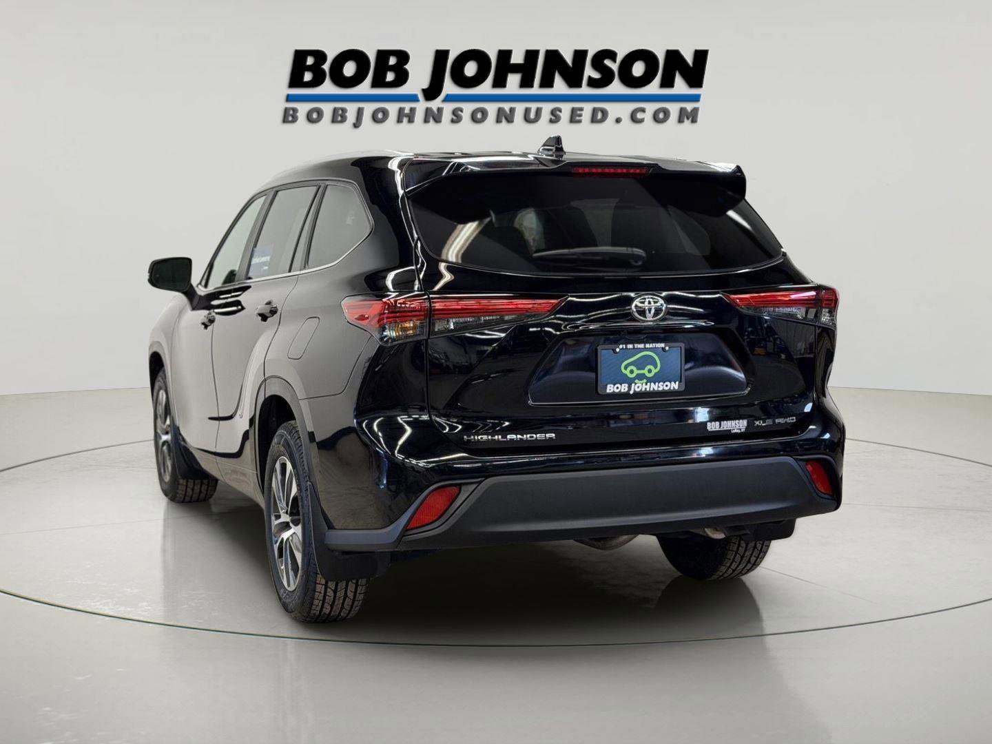 Used 2023 Toyota Highlander XLE AWD/4WD image 5
