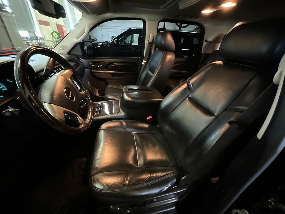 Used 2012 GMC Yukon Denali AWD/4WD image 4
