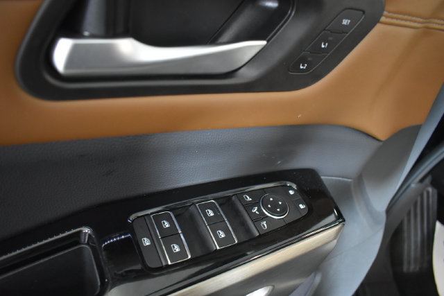 Used 2025 Nissan Pathfinder Platinum AWD/4WD image 8