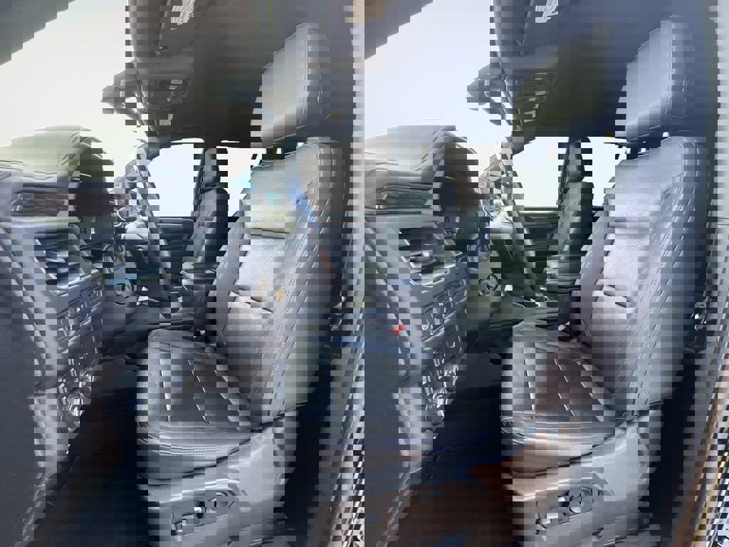 Used 2022 Chevrolet Tahoe LT w/ Luxury Package image 9