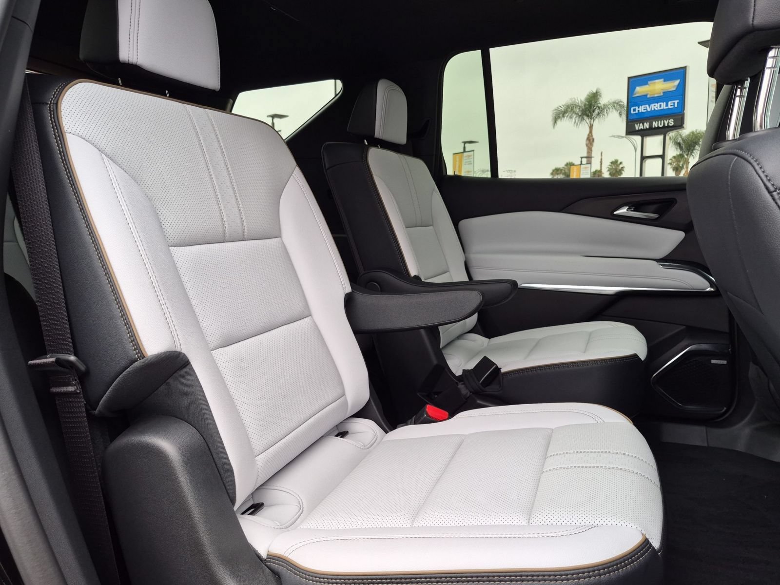 Used 2025 Chevrolet Traverse High Country w/ LPO, Floor Liner Package AWD/4WD image 27