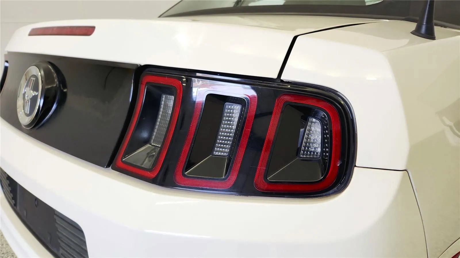 Used 2013 Ford Mustang Convertible RWD image 15