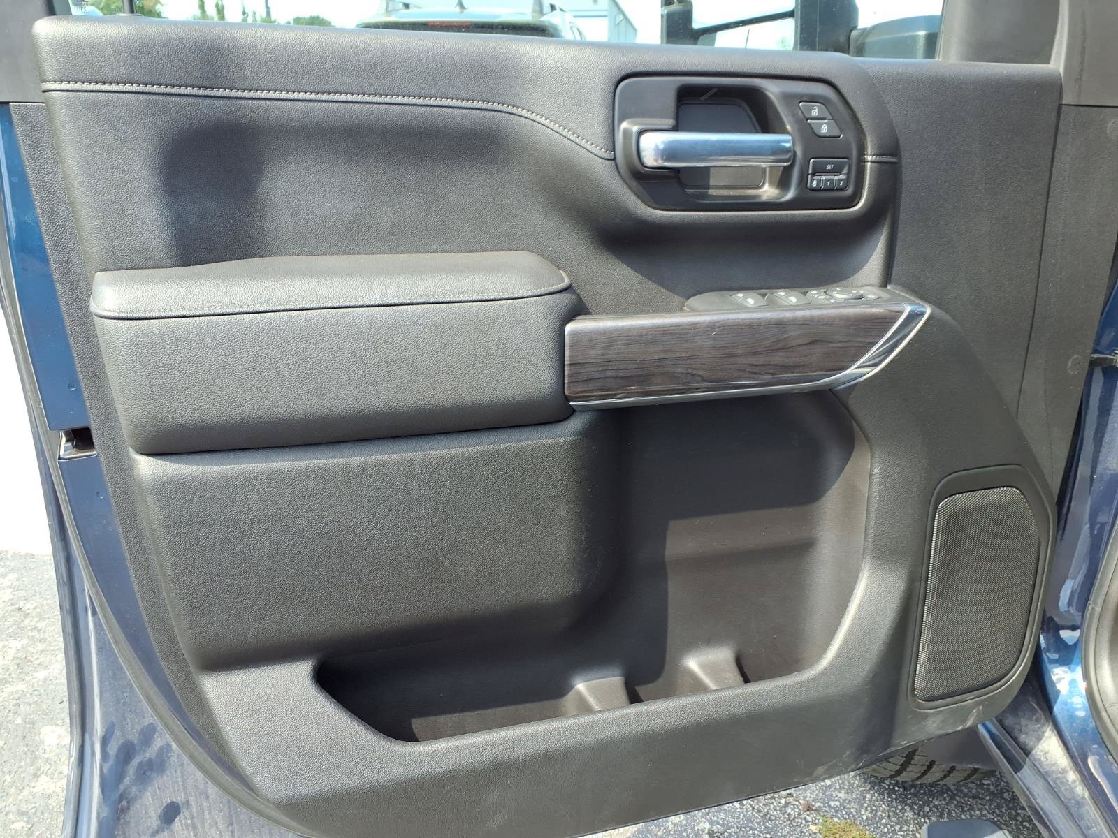 Used 2022 Chevrolet Silverado 2500 LTZ w/ LTZ Convenience Package AWD/4WD image 18