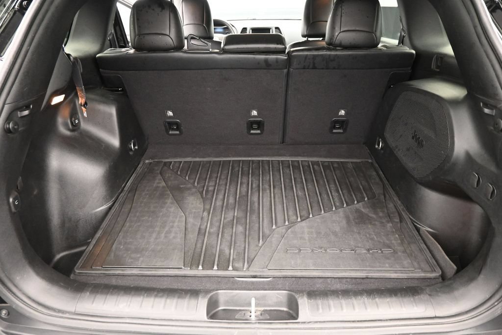 Used 2022 Jeep Cherokee Latitude Lux w/ Sun & Sound Group AWD/4WD image 14