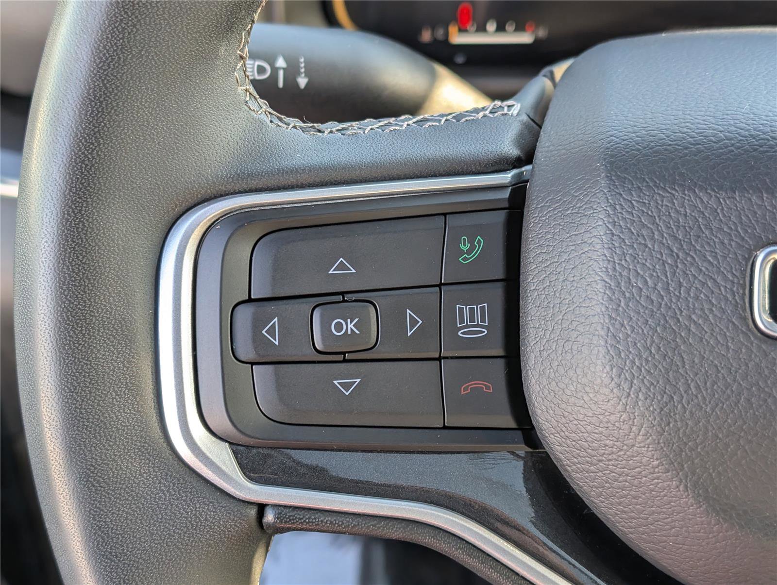 Used 2024 Jeep Wagoneer 4WD w/ Premium Group I image 23