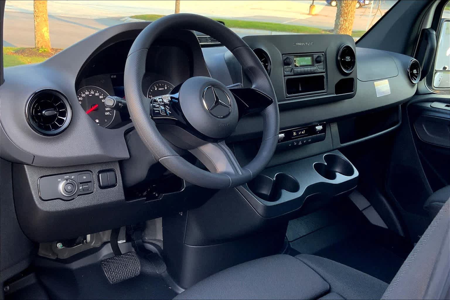 Certified 2025 Mercedes-Benz Sprinter 2500 image 9