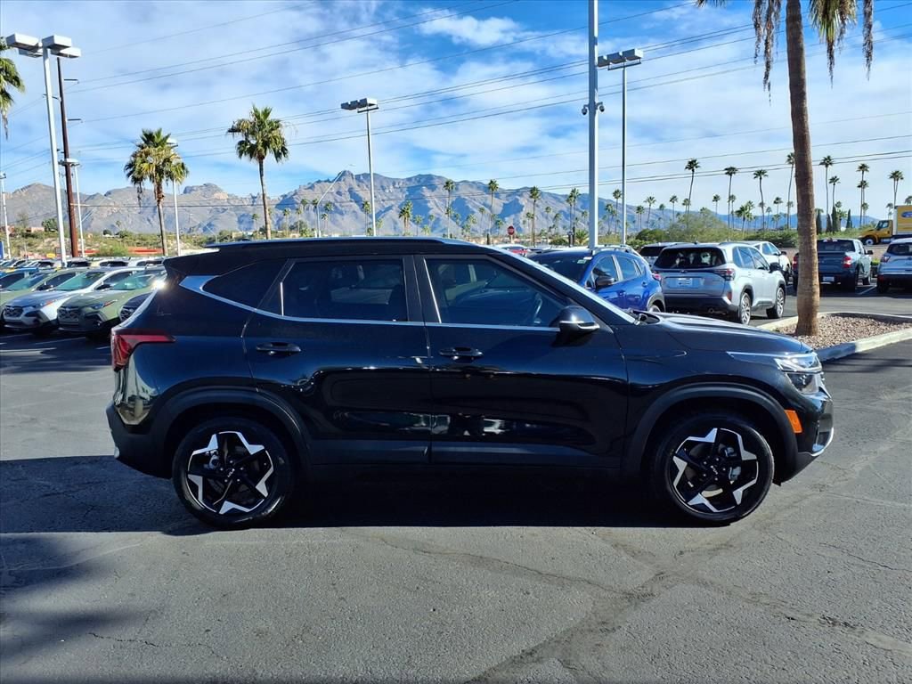 Used 2024 Kia Seltos EX image 10