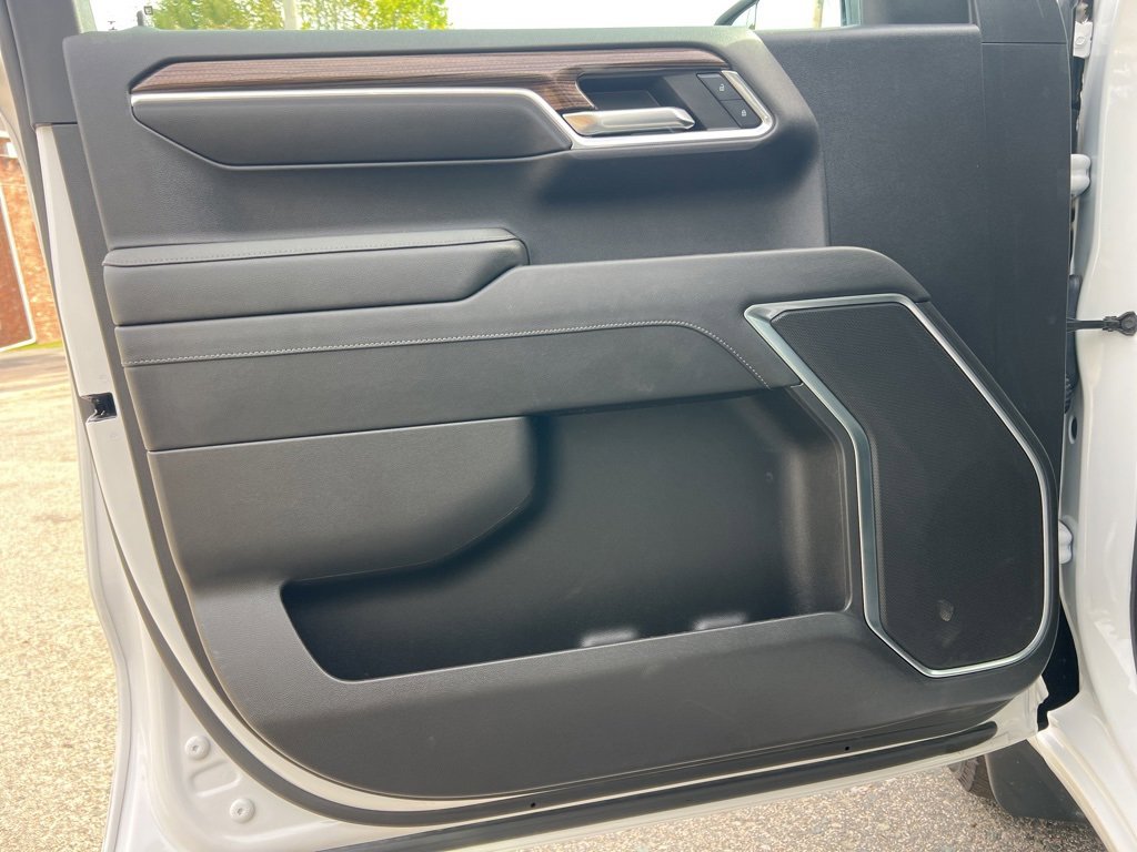 Used 2022 Chevrolet Silverado 1500 LT image 11