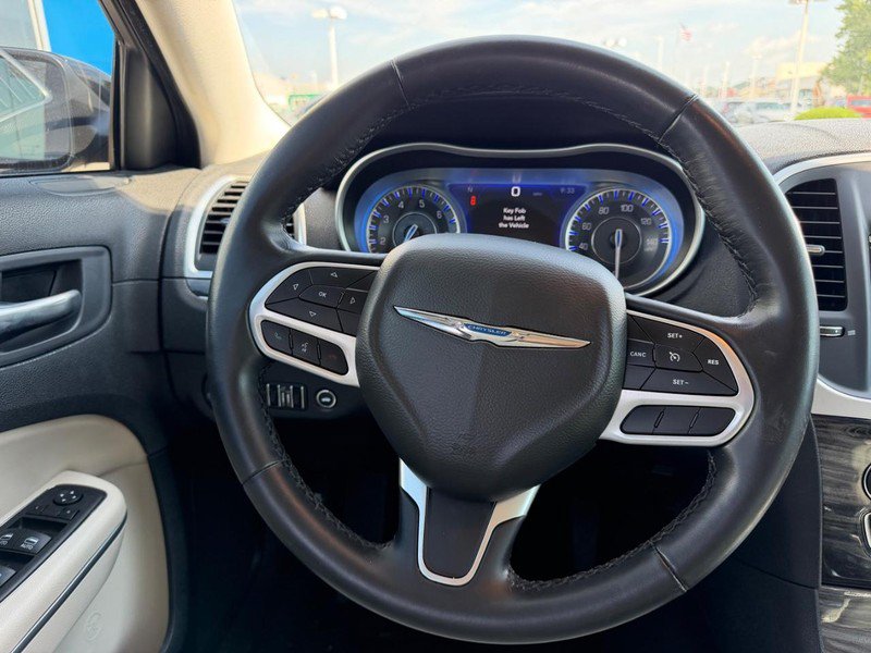 Used 2022 Chrysler 300 Touring w/ Sport Appearance Package RWD image 10