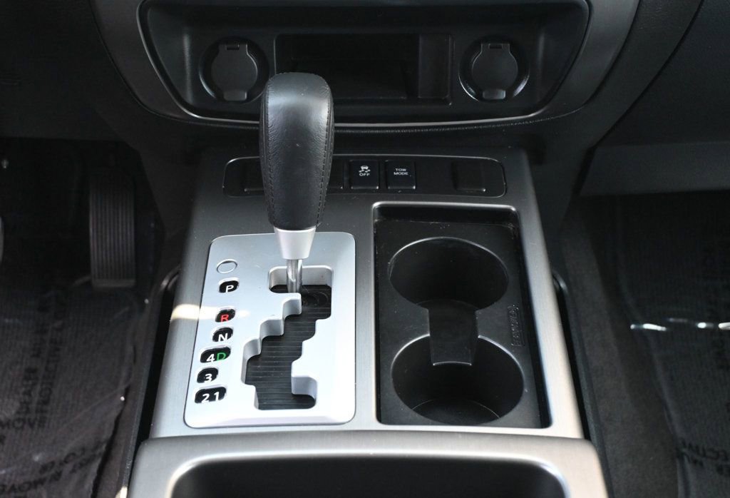 Used 2013 Nissan Armada SV w/ Driver Pkg RWD image 13