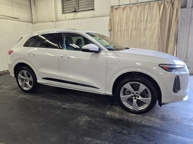 Used 2025 Audi Q5 Premium Plus w/ Premium Plus AWD/4WD image 8