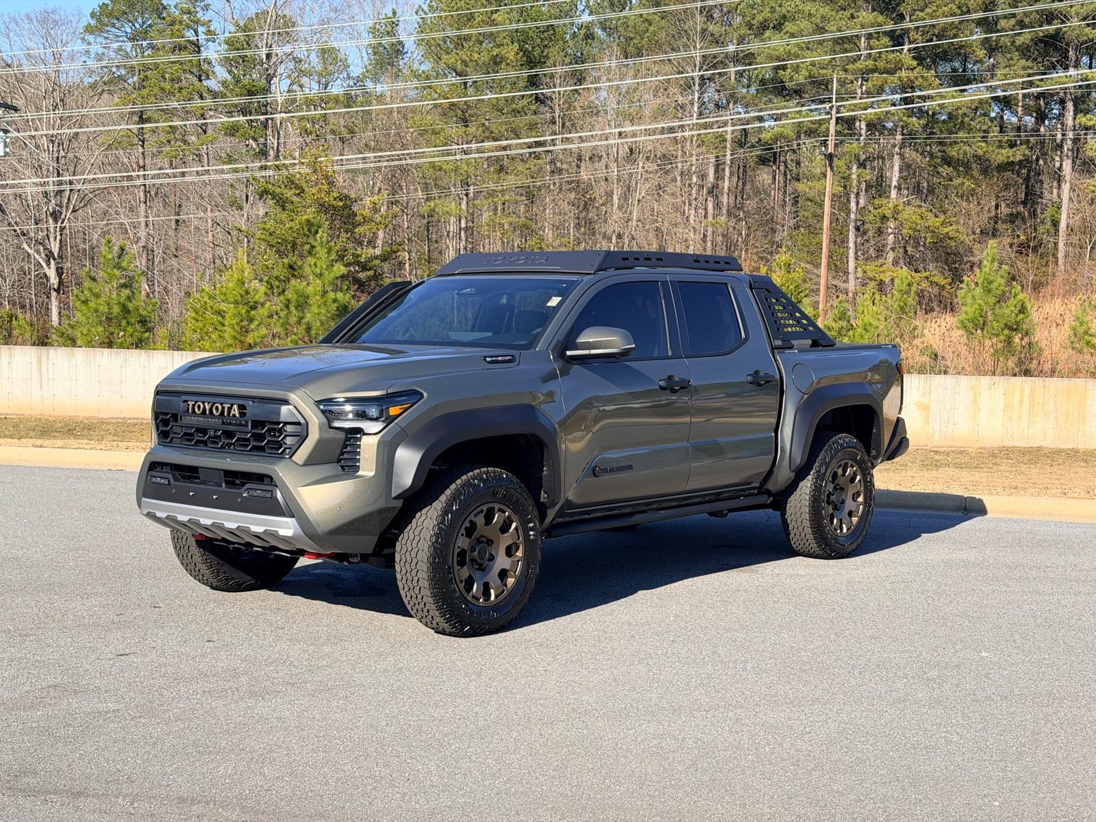 Used 2025 Toyota Tacoma Trailhunter AWD/4WD image 11