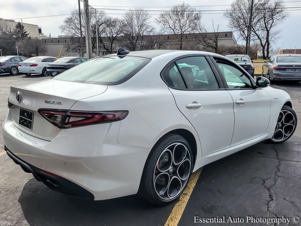 New 2025 Alfa Romeo Giulia AWD w/ Veloce Package AWD image 6