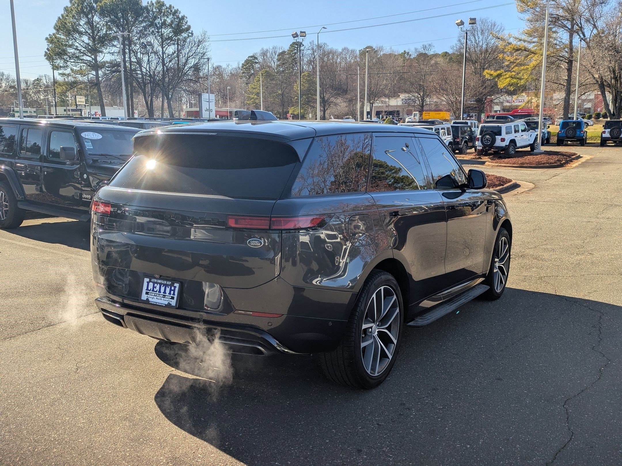 Used 2023 Land Rover Range Rover Sport SE Dynamic image 5