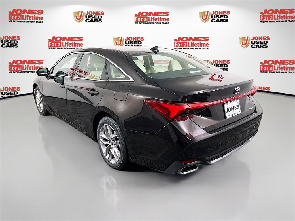Certified 2020 Toyota Avalon XLE w/ Moonroof Package image 2