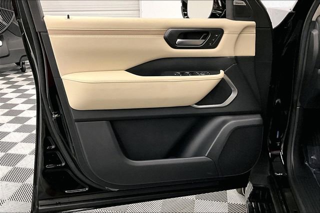 New 2025 Nissan Armada Platinum Reserve image 29