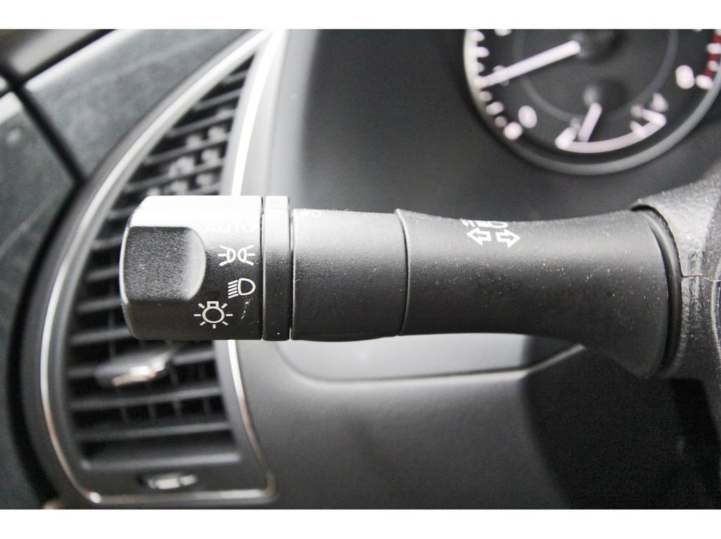 Used 2024 Nissan Armada SV image 11