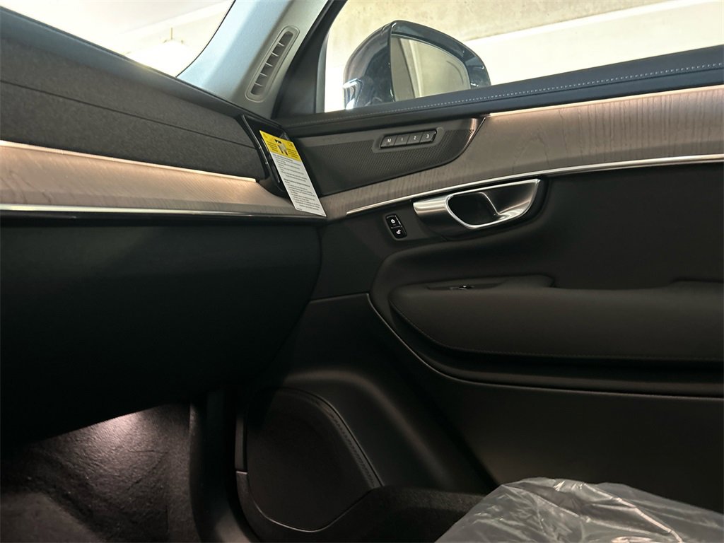 New 2026 Volvo XC90 B6 Ultra w/ Protection Package image 19