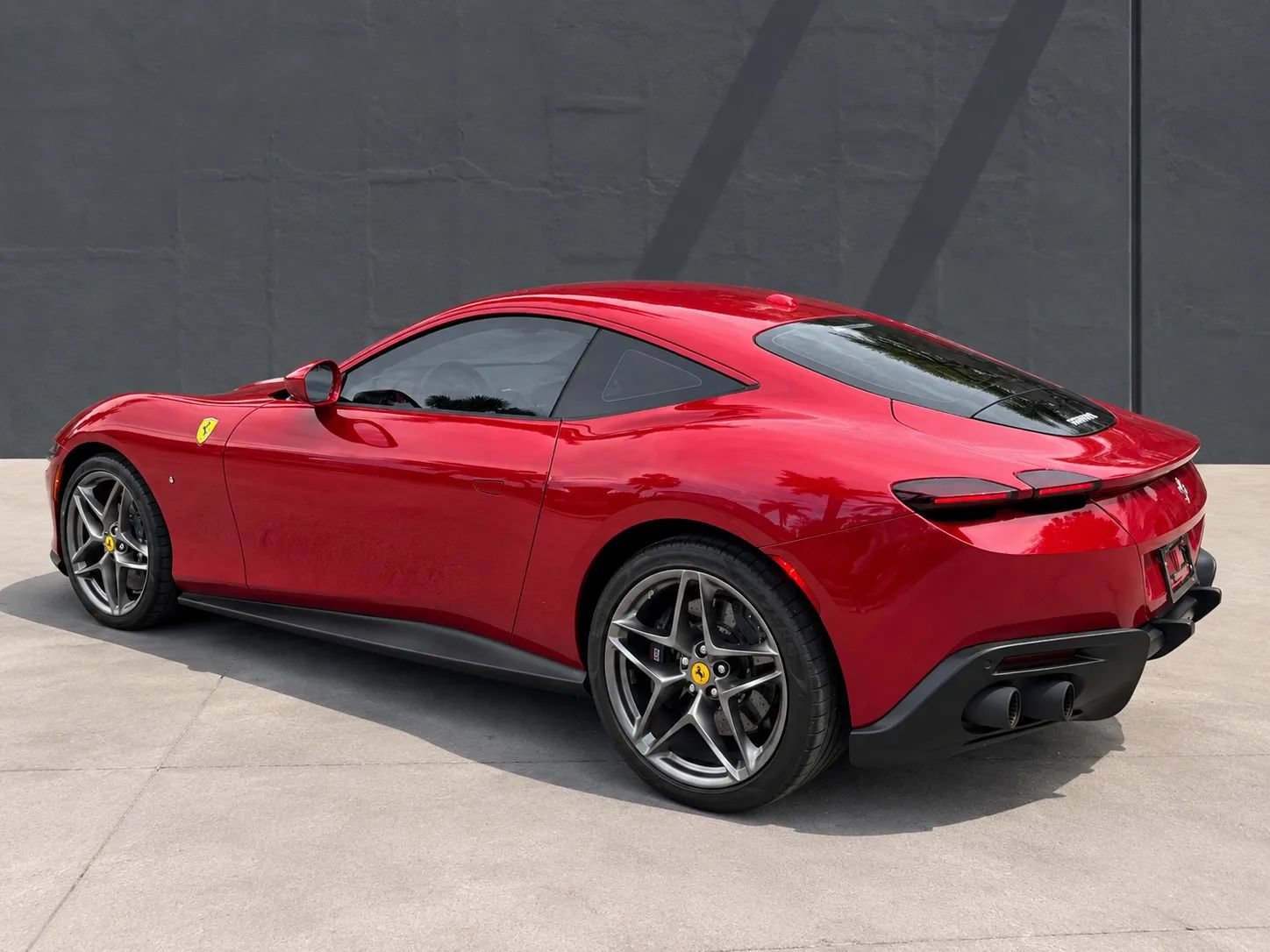 Used 2022 Ferrari Roma RWD image 5