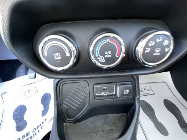 Used 2016 Jeep Renegade Sport w/ Power & Air Group image 21