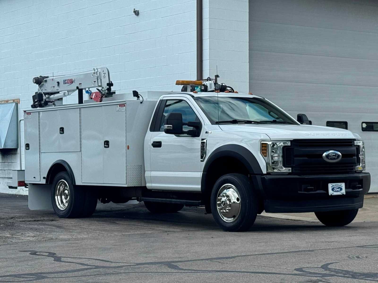 Used 2018 Ford F550 4x4 Regular Cab Super Duty image 2