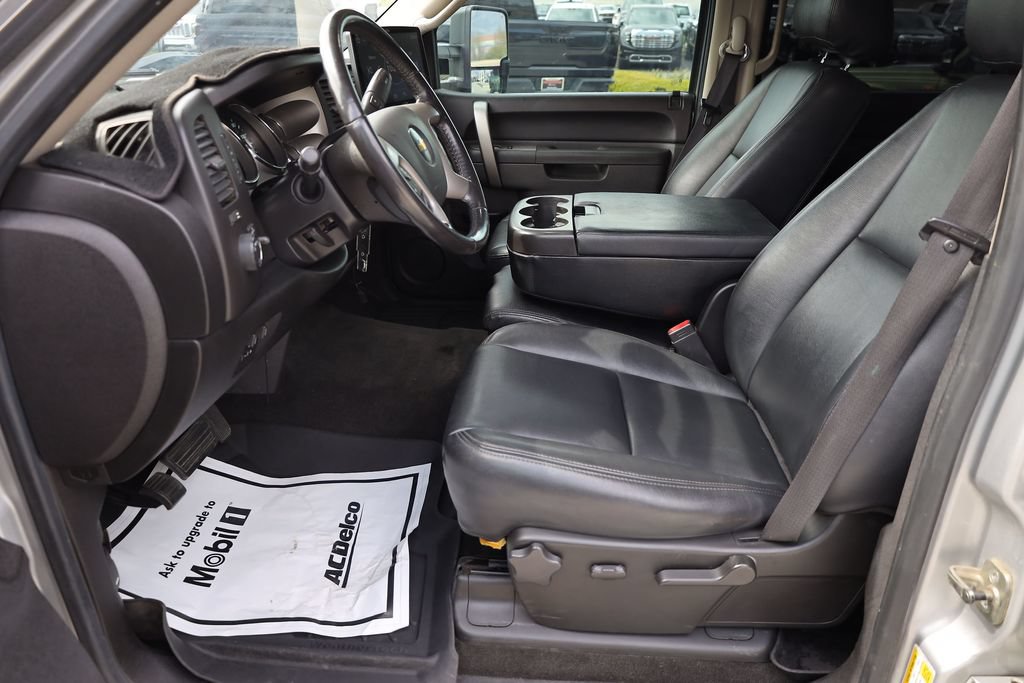 Used 2011 Chevrolet Silverado 1500 LT w/ All-Star Edition AWD/4WD image 11