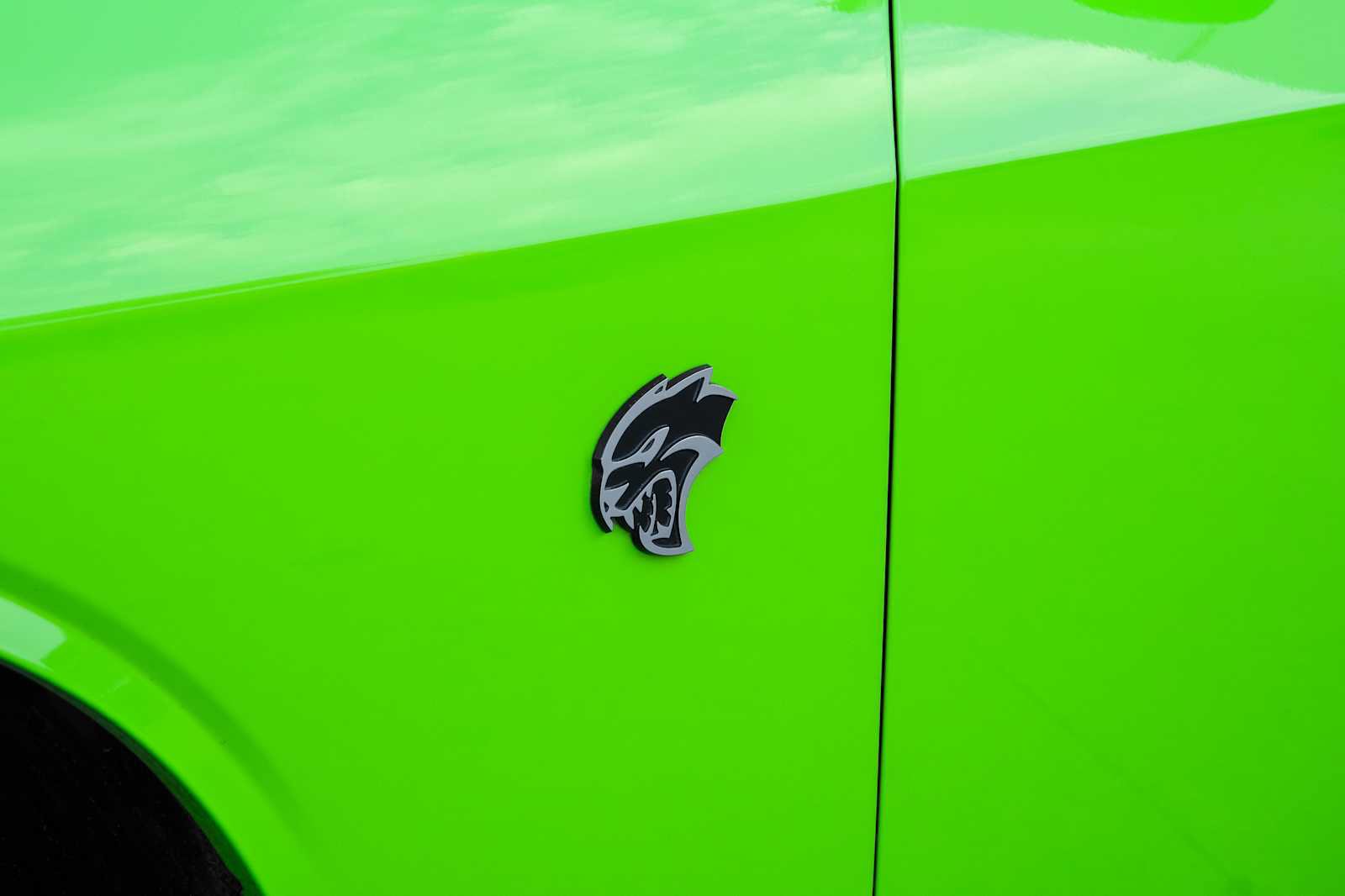 Used 2015 Dodge Challenger SRT Hellcat RWD image 6