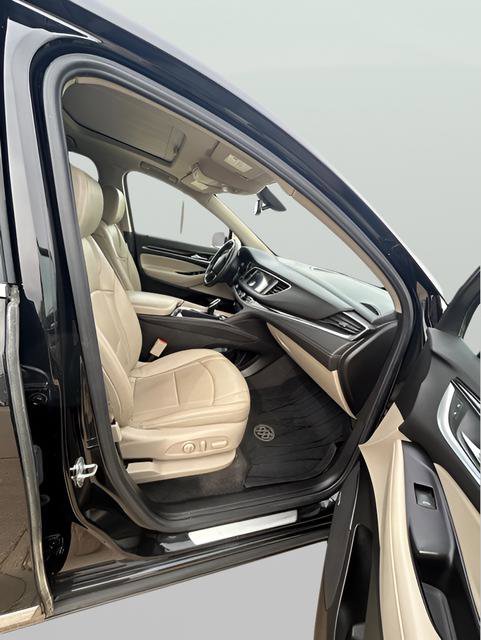 Used 2020 Buick Enclave Essence w/ Sun And Navigation Package image 9