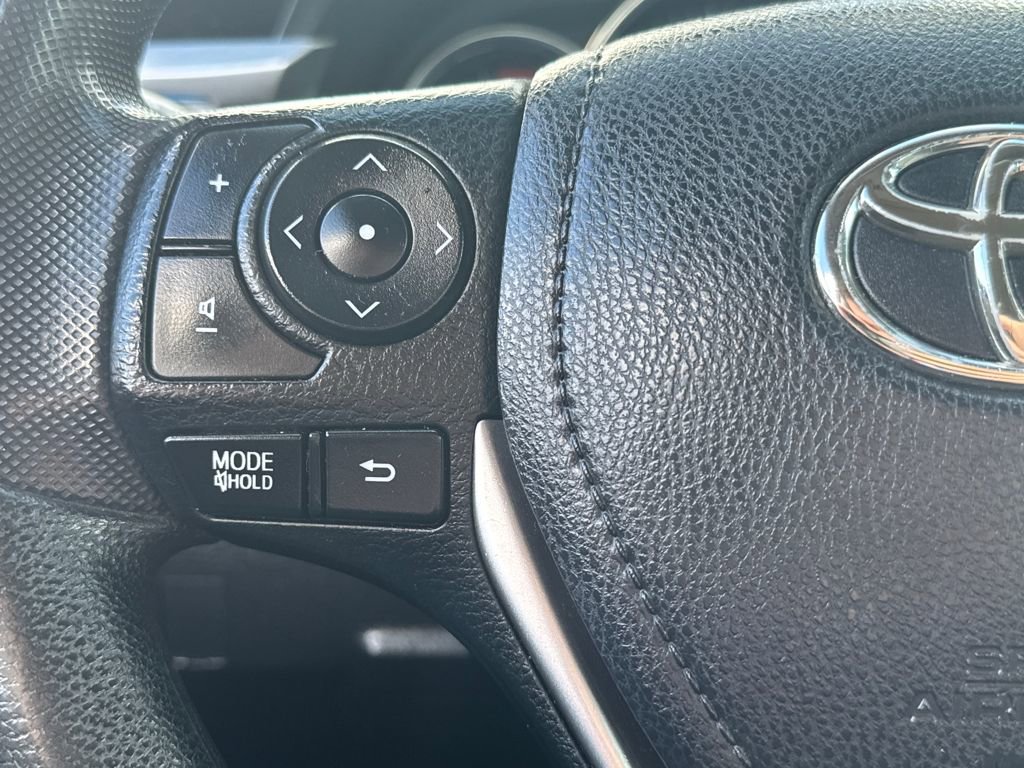 Used 2015 Toyota Corolla LE image 17