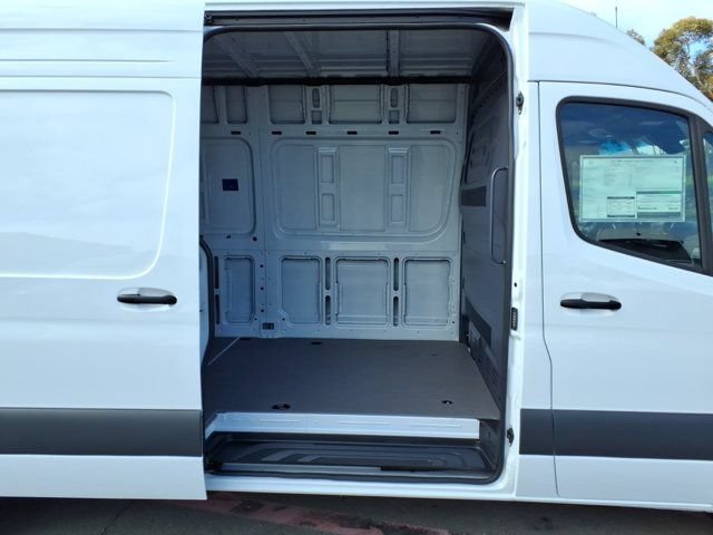 New 2025 Mercedes-Benz eSprinter 170 Cargo image 20