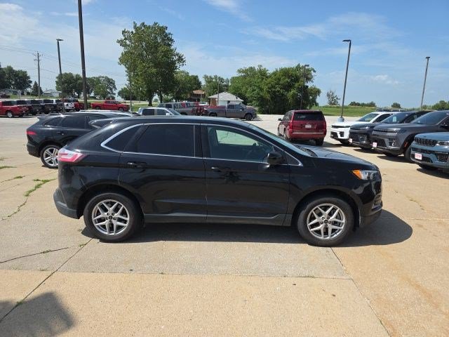 Used 2024 Ford Edge SEL AWD/4WD image 9