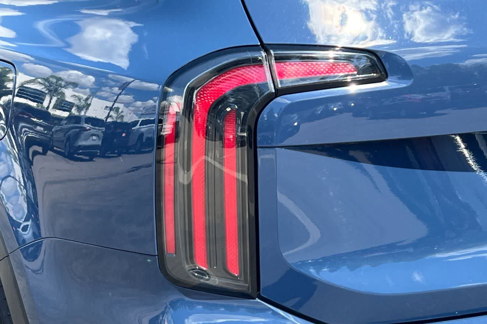 Used 2023 Kia Telluride SX X-Line AWD/4WD image 37