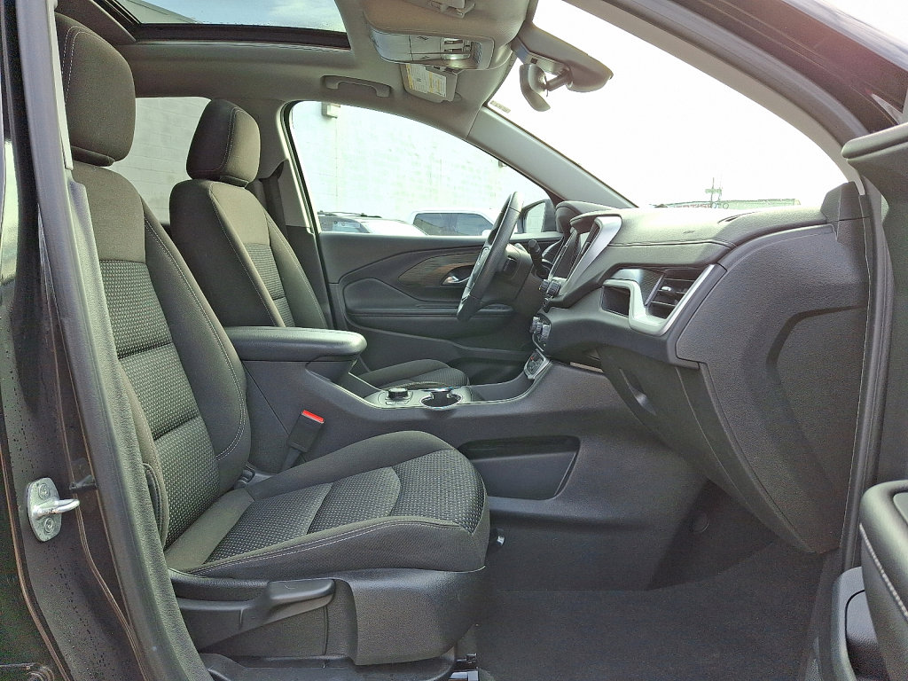 Used 2023 GMC Terrain SLE w/ Driver Convenience Package image 13