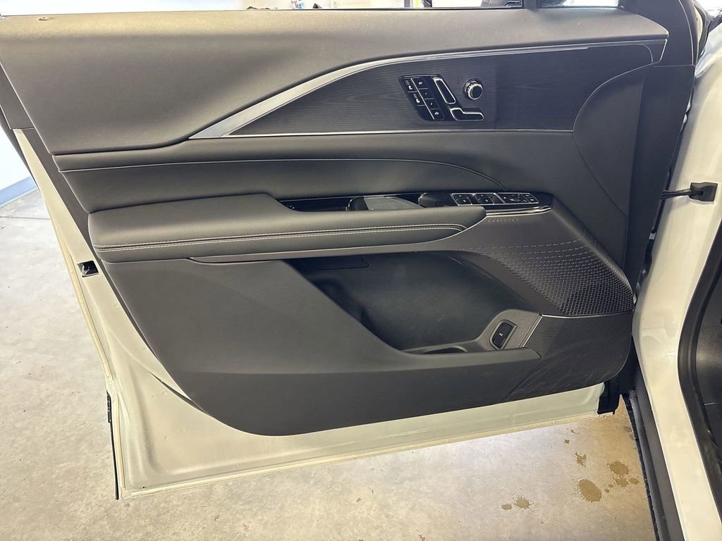 New 2025 Cadillac Lyriq Luxury image 23