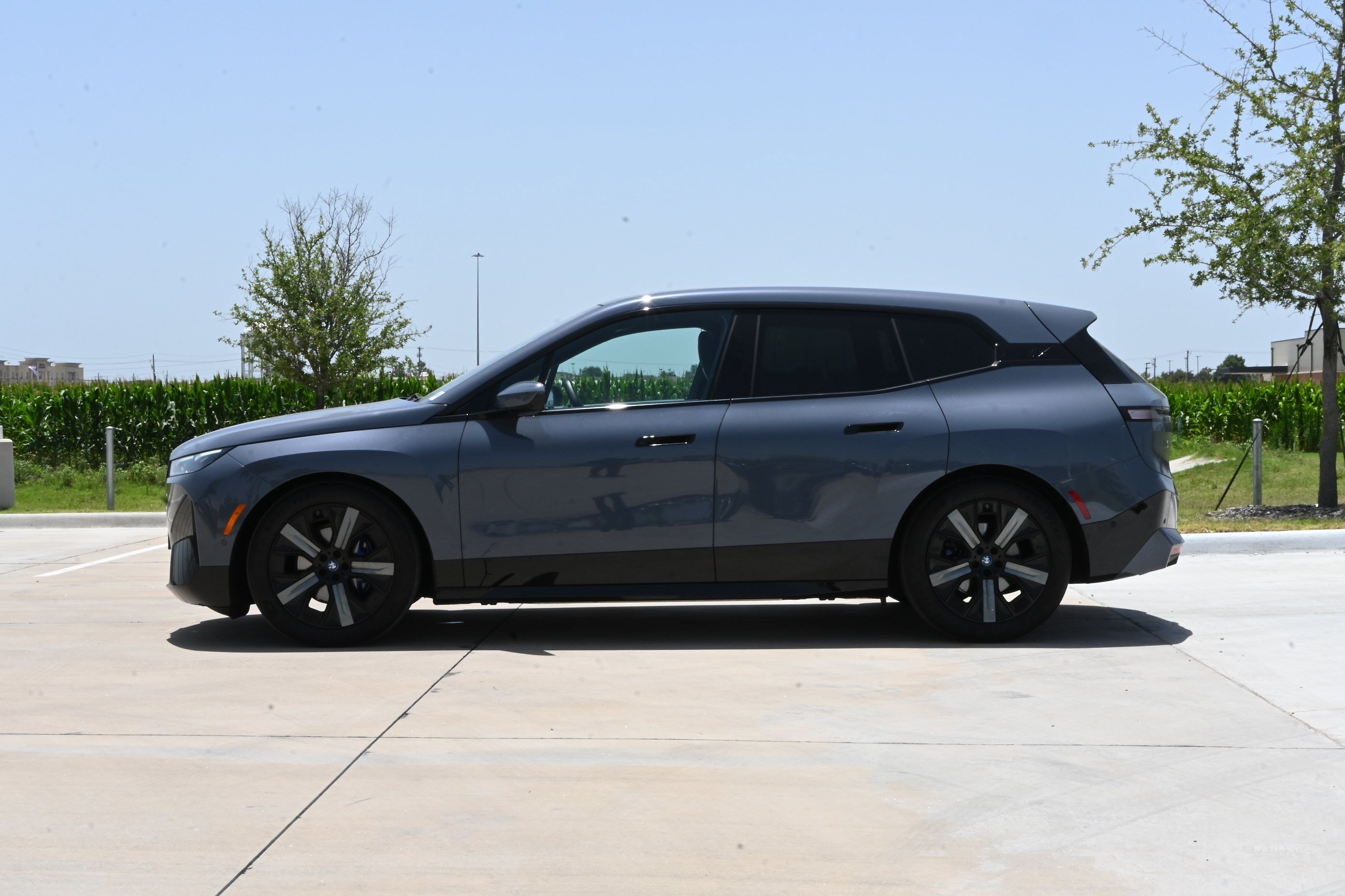 Used 2023 BMW iX M60 w/ Executive Package AWD/4WD image 6