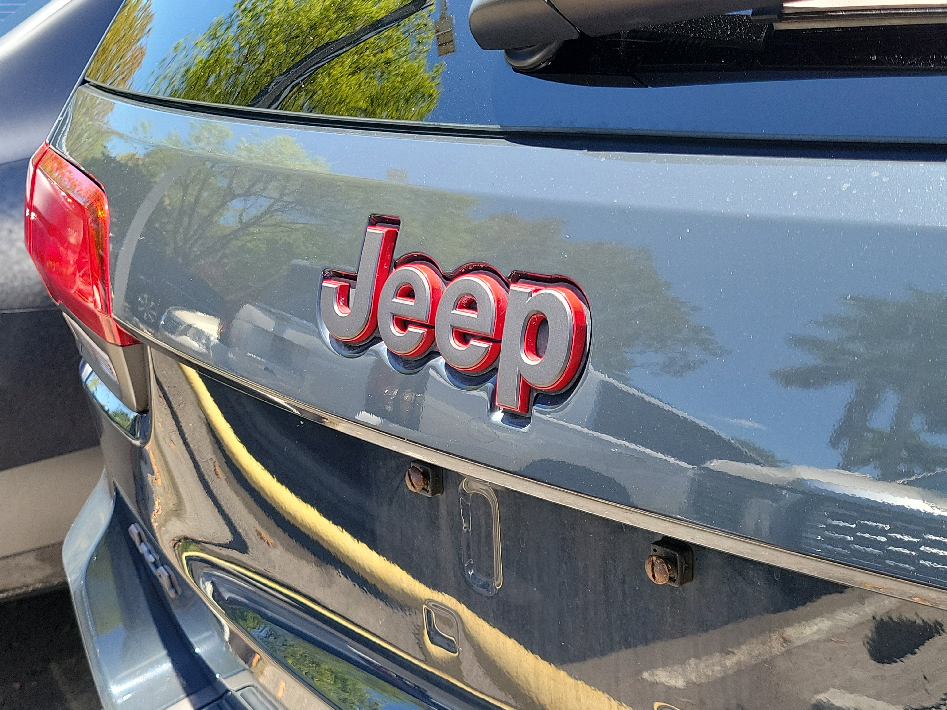 Used 2017 Jeep Grand Cherokee Trailhawk w/ Trailhawk Luxury Group AWD/4WD image 7