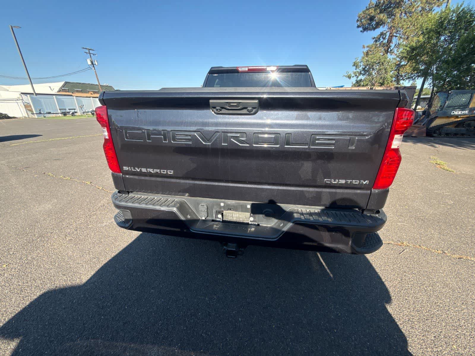 Used 2023 Chevrolet Silverado 1500 Custom AWD/4WD image 5