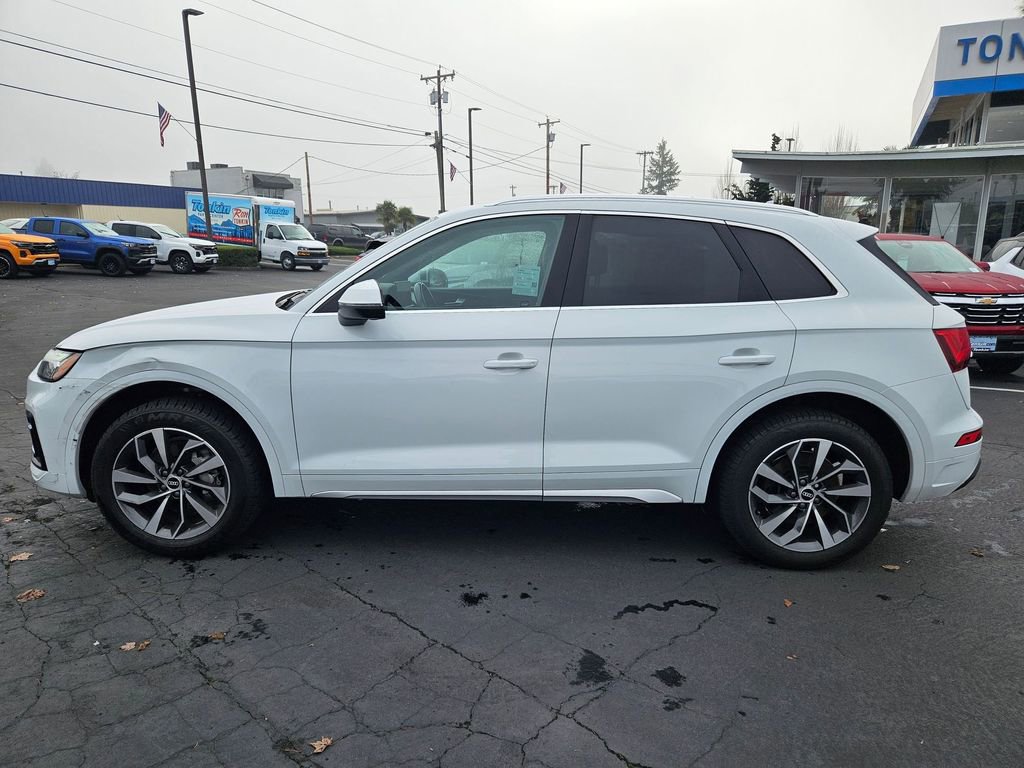 Used 2021 Audi Q5 2.0T Premium w/ Convenience Package image 3