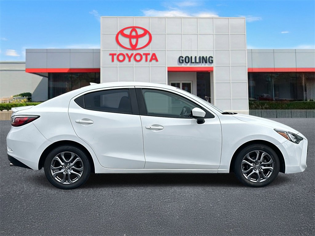 Used 2019 Toyota Yaris LE image 6