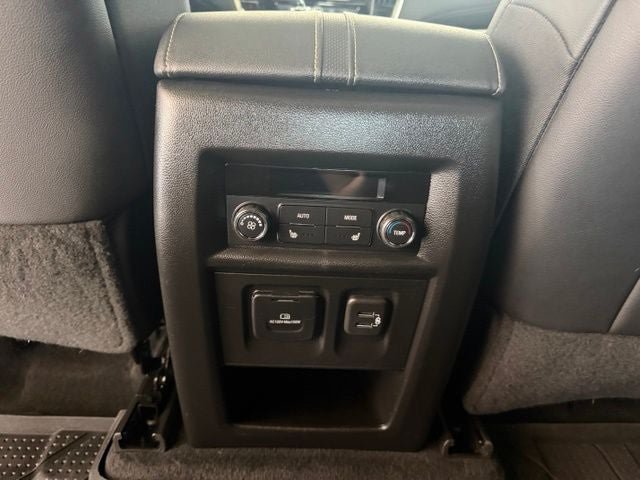 Used 2022 Chevrolet Traverse Premier AWD/4WD image 20
