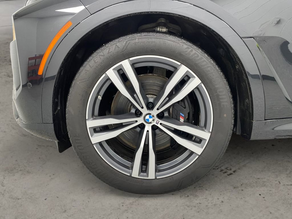 Certified 2025 BMW X7 xDrive40i w/ M Sport Package image 12