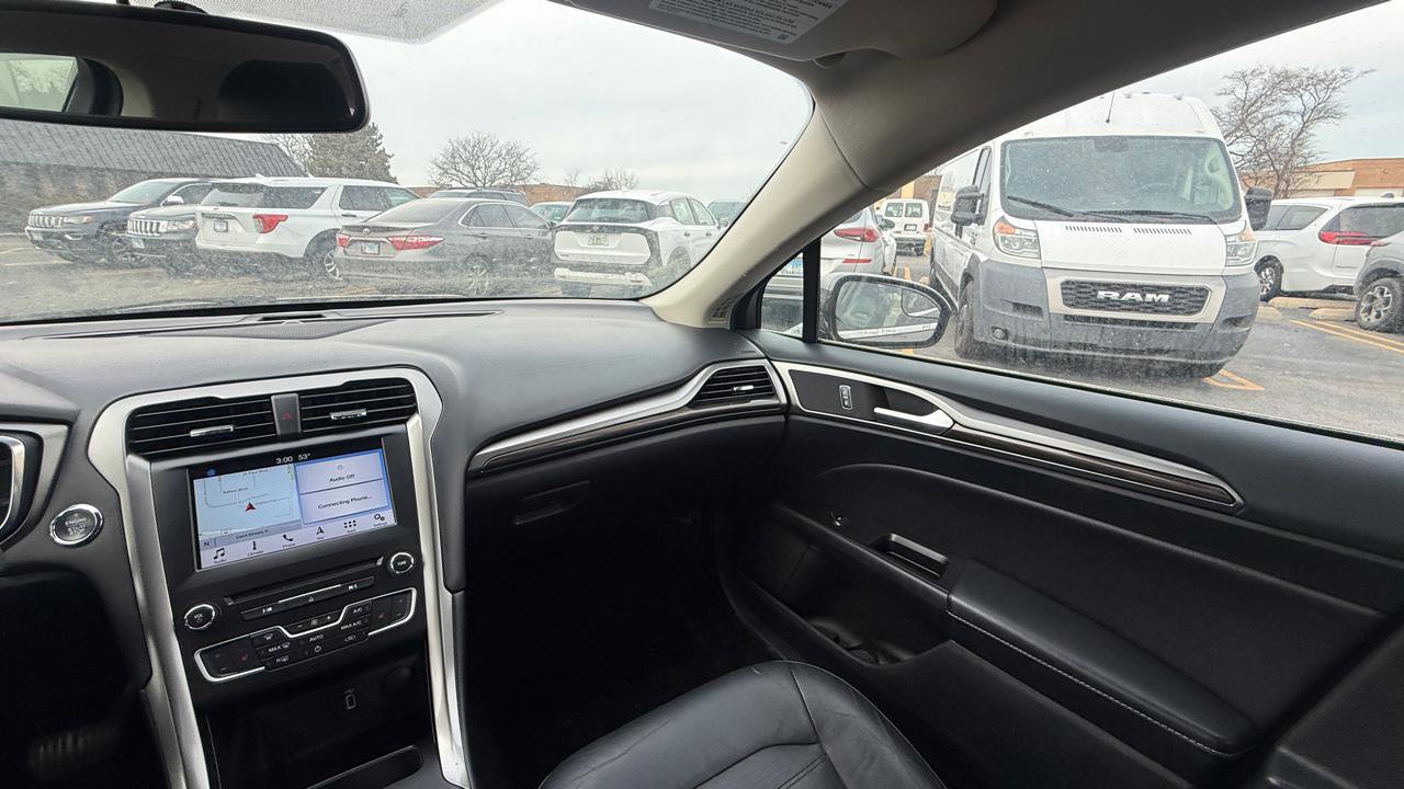 Used 2017 Ford Fusion Energi SE image 18