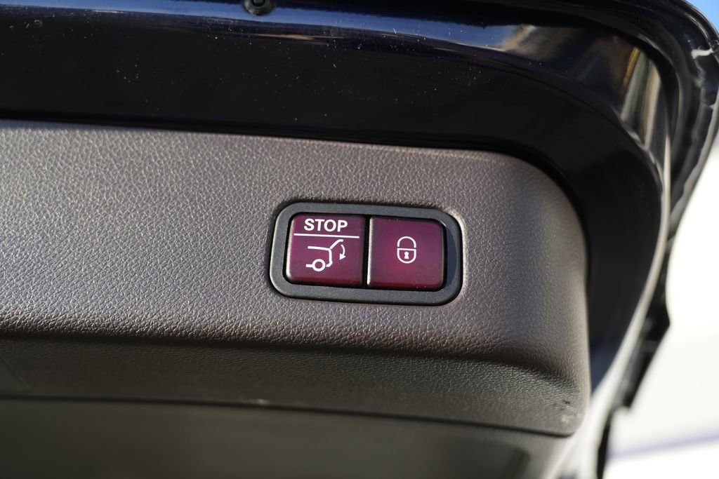 Used 2017 Mercedes-Benz GLE 400 4MATIC image 16