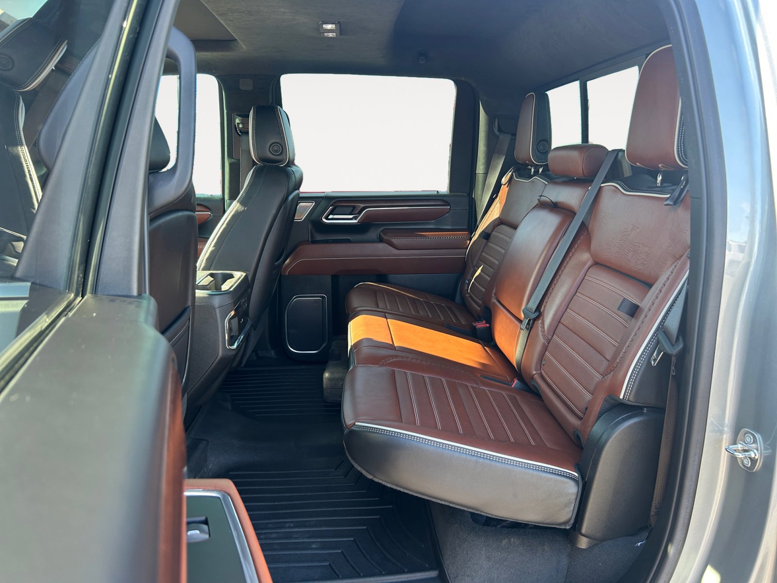 Used 2024 GMC Sierra 3500 Denali Ultimate image 24