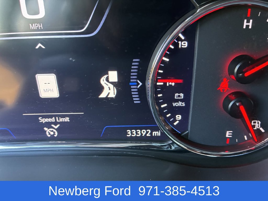 Used 2023 GMC Acadia SLT w/ Technology Package AWD/4WD image 17