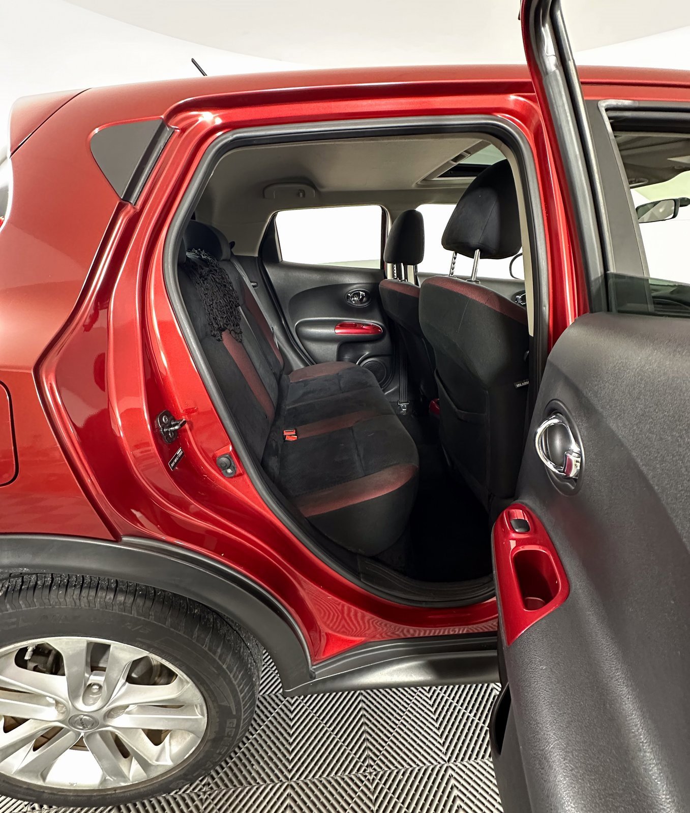 Used 2012 Nissan Juke SV image 5