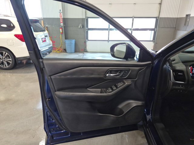 Certified 2025 Nissan Rogue SL w/ Tech Package AWD/4WD image 10